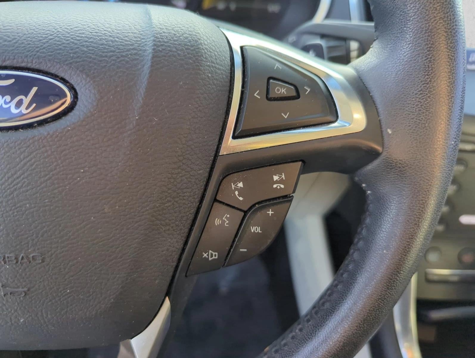 2017 Ford Edge Titanium FWD