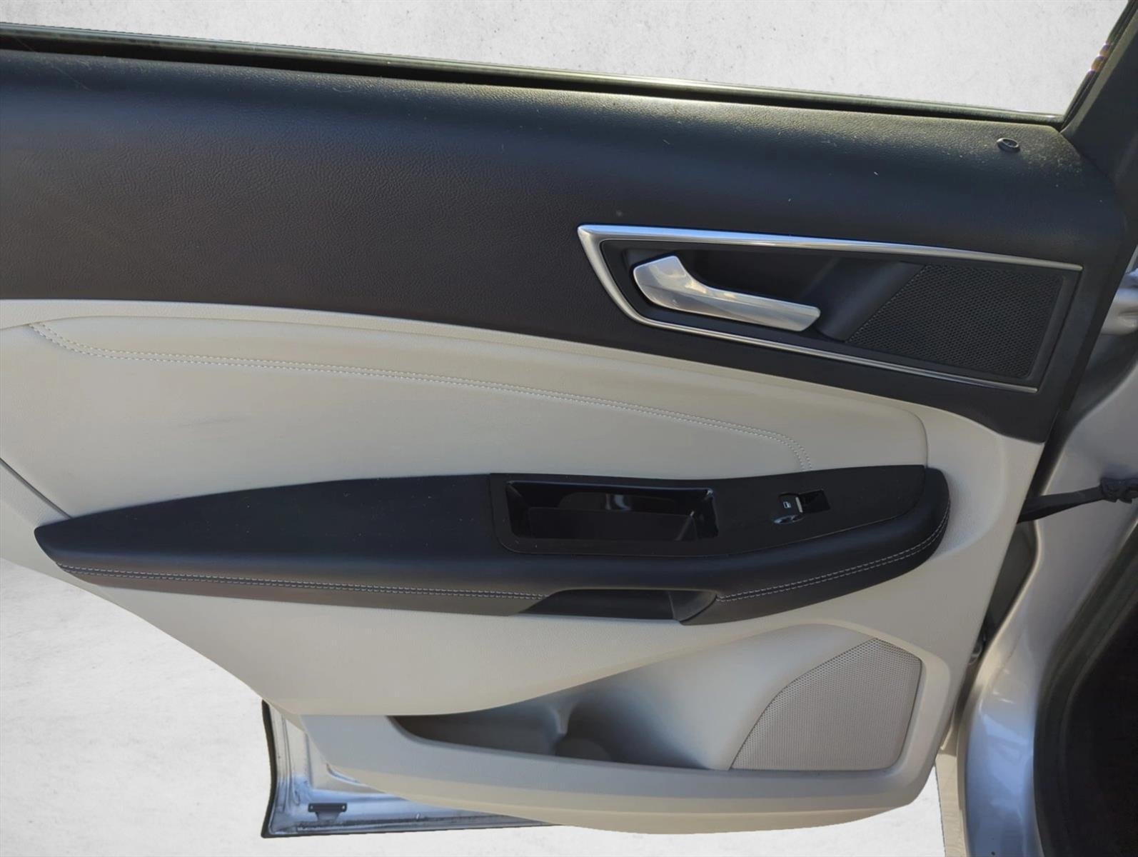 2017 Ford Edge Titanium FWD