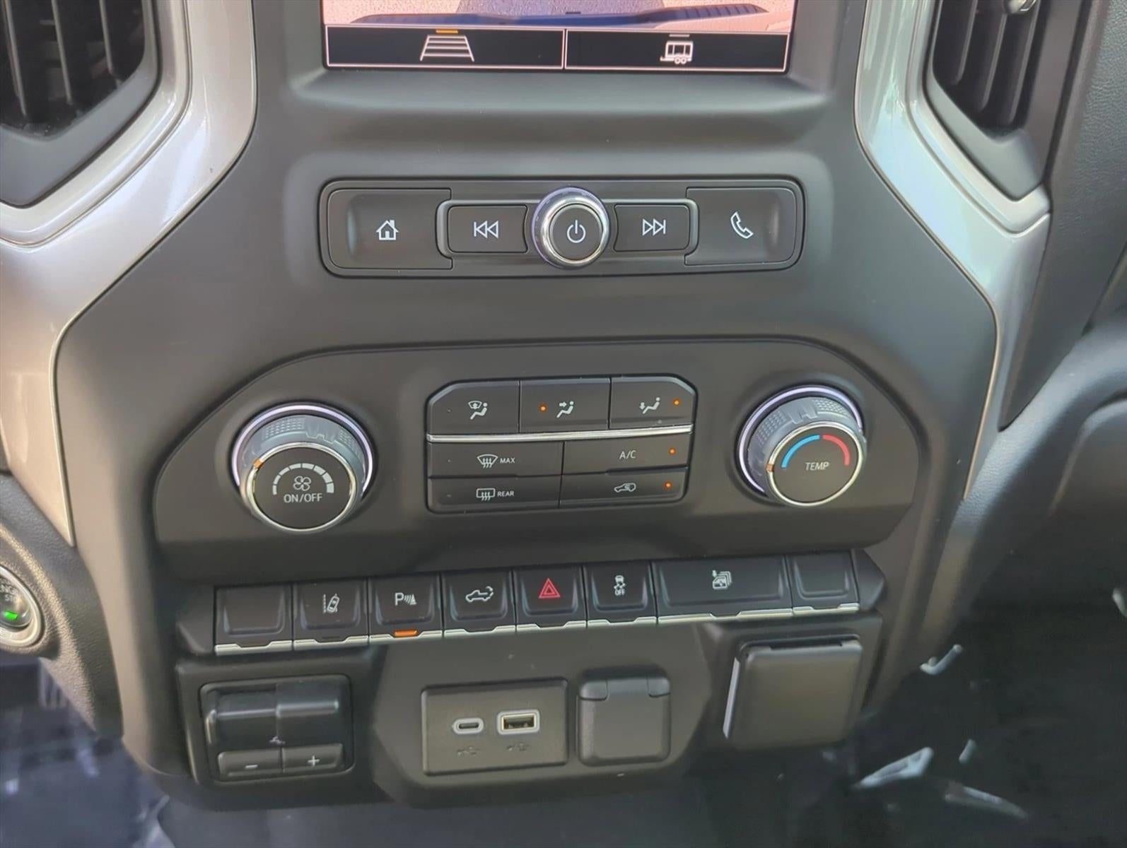 2024 Chevrolet Silverado 2500 HD Crew Cab Standard Box 4-Wheel Drive Custom