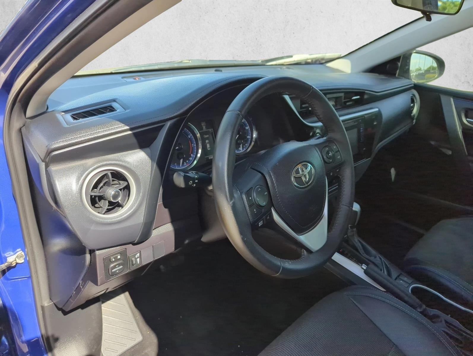2018 Toyota Corolla SE CVT (Natl)