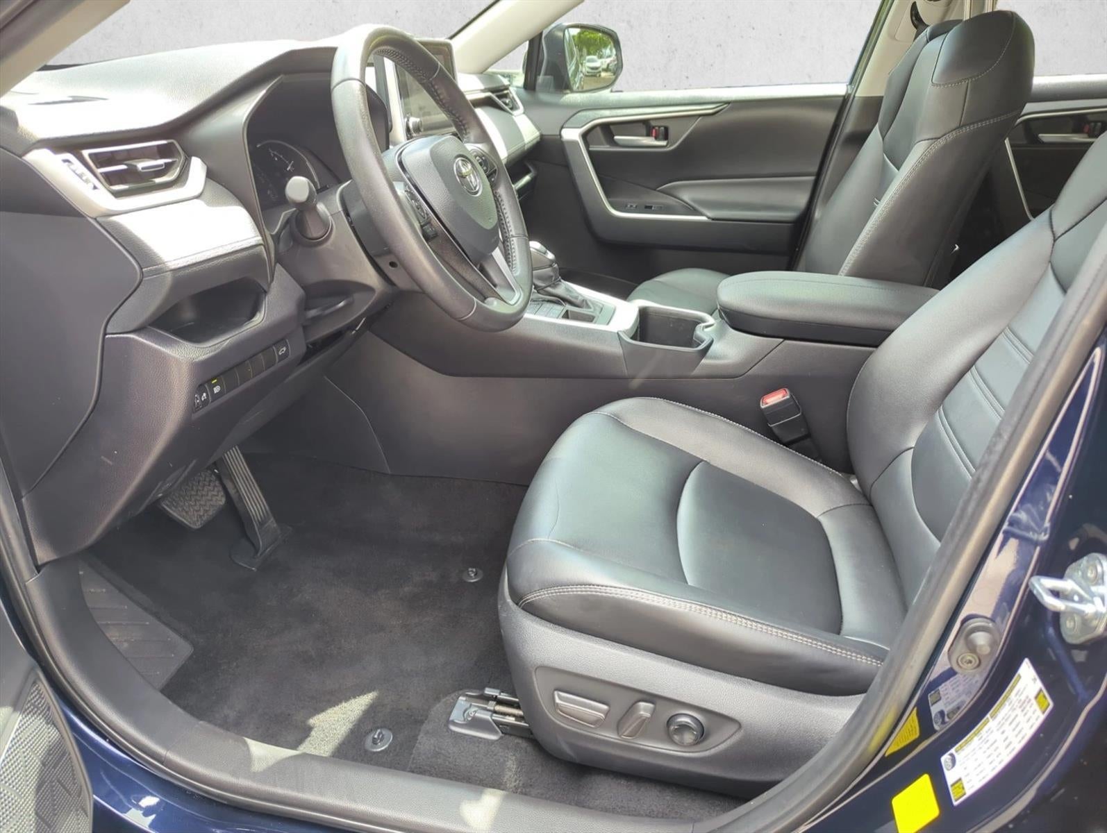 2025 Toyota RAV4 XLE Premium AWD (Natl)