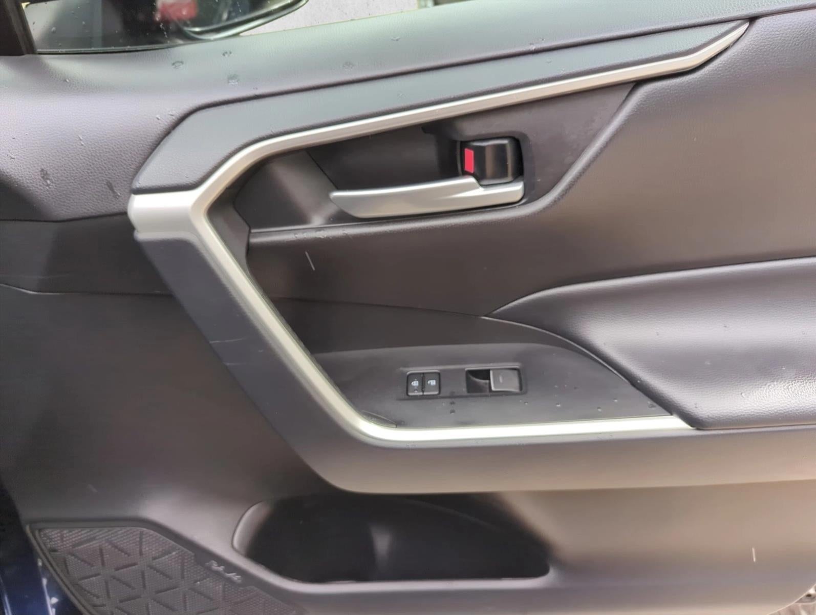 2025 Toyota RAV4 XLE Premium AWD (Natl)