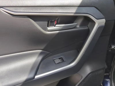 2025 Toyota RAV4 XLE Premium AWD (Natl)
