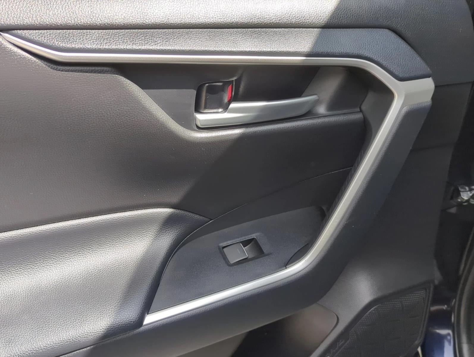 2025 Toyota RAV4 XLE Premium AWD (Natl)