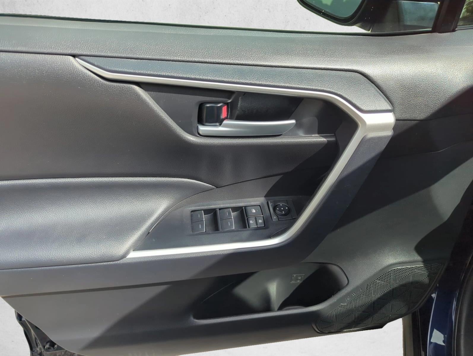 2025 Toyota RAV4 XLE Premium AWD (Natl)