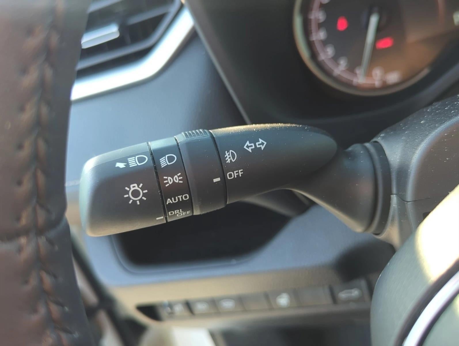 2025 Toyota RAV4 XLE Premium FWD (Natl)