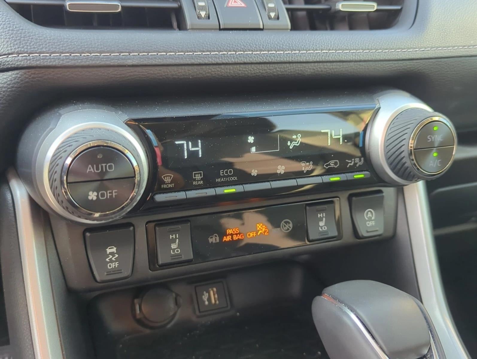 2025 Toyota RAV4 XLE Premium FWD (Natl)