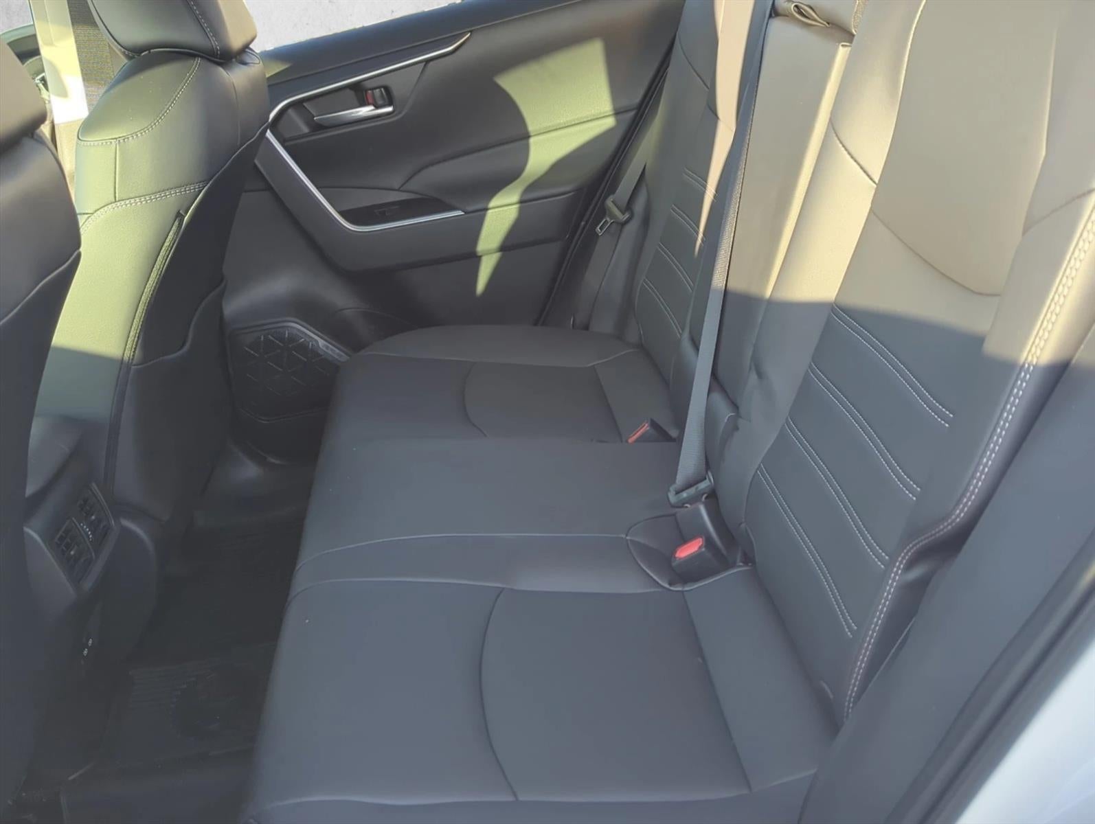 2025 Toyota RAV4 XLE Premium FWD (Natl)