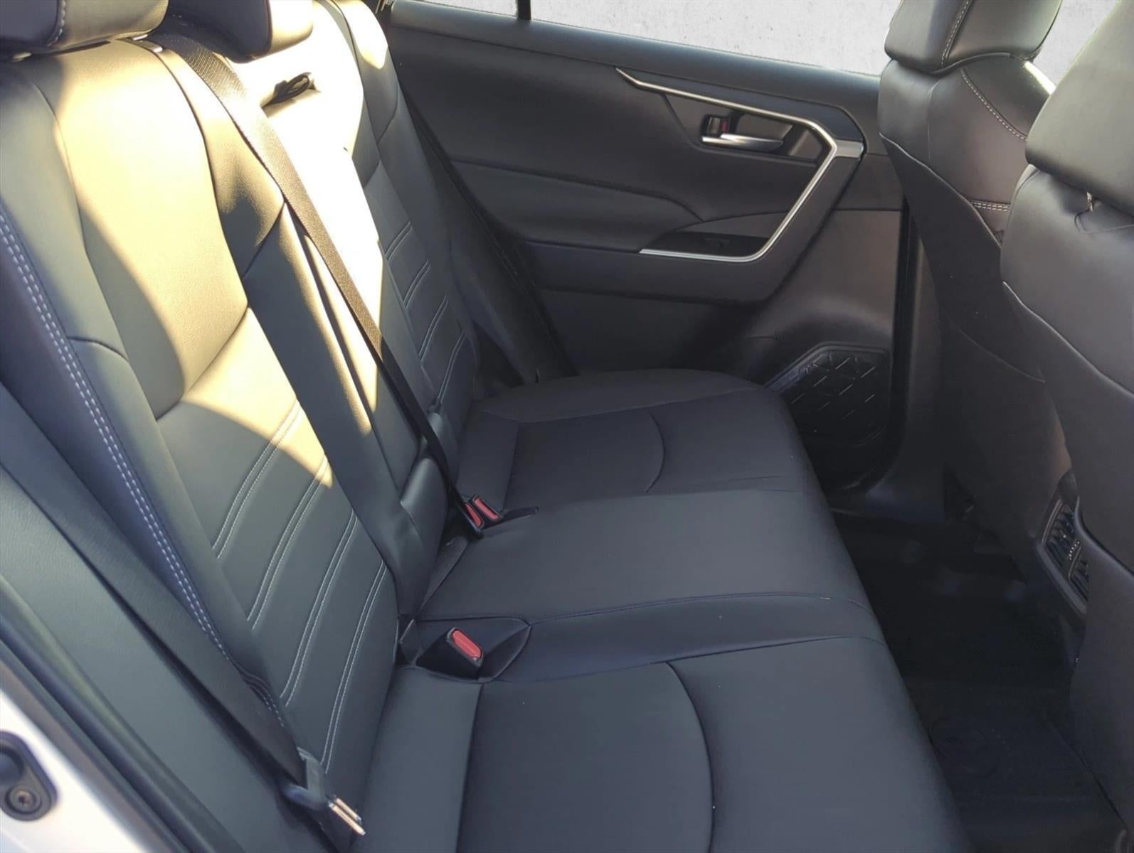 2025 Toyota RAV4 XLE Premium FWD (Natl)