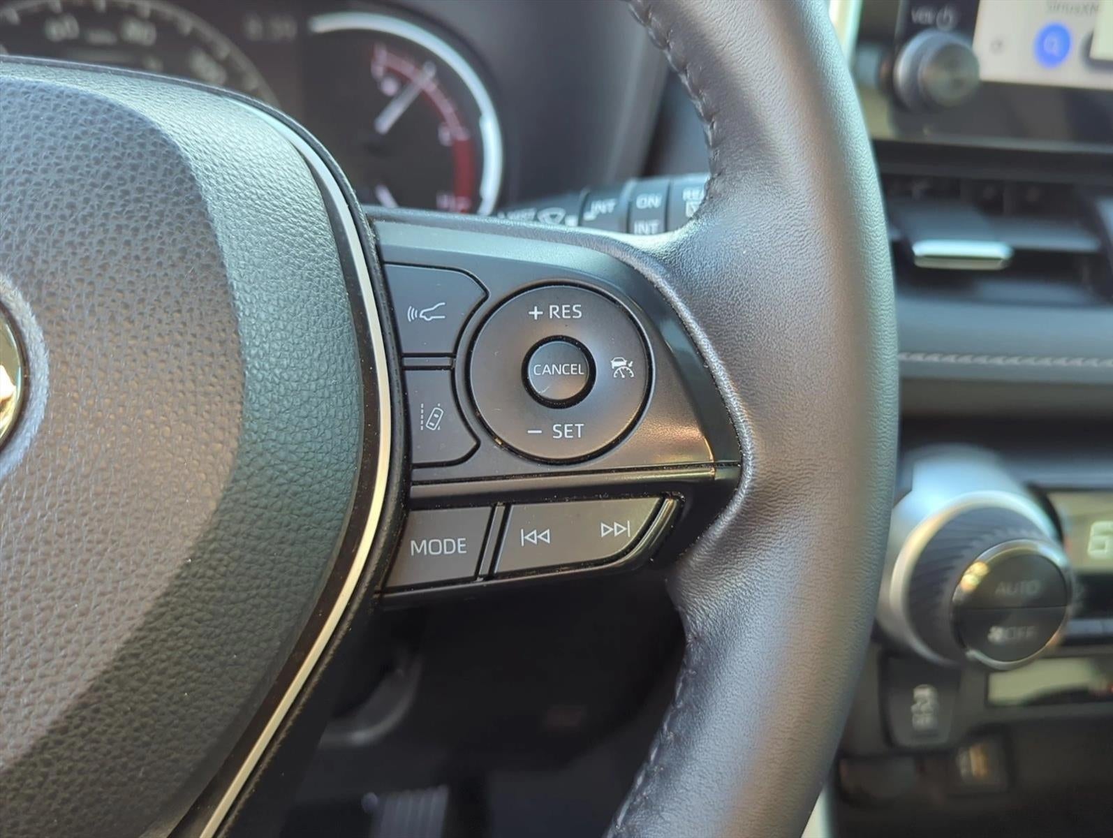 2023 Toyota RAV4 XLE Premium FWD (Natl)