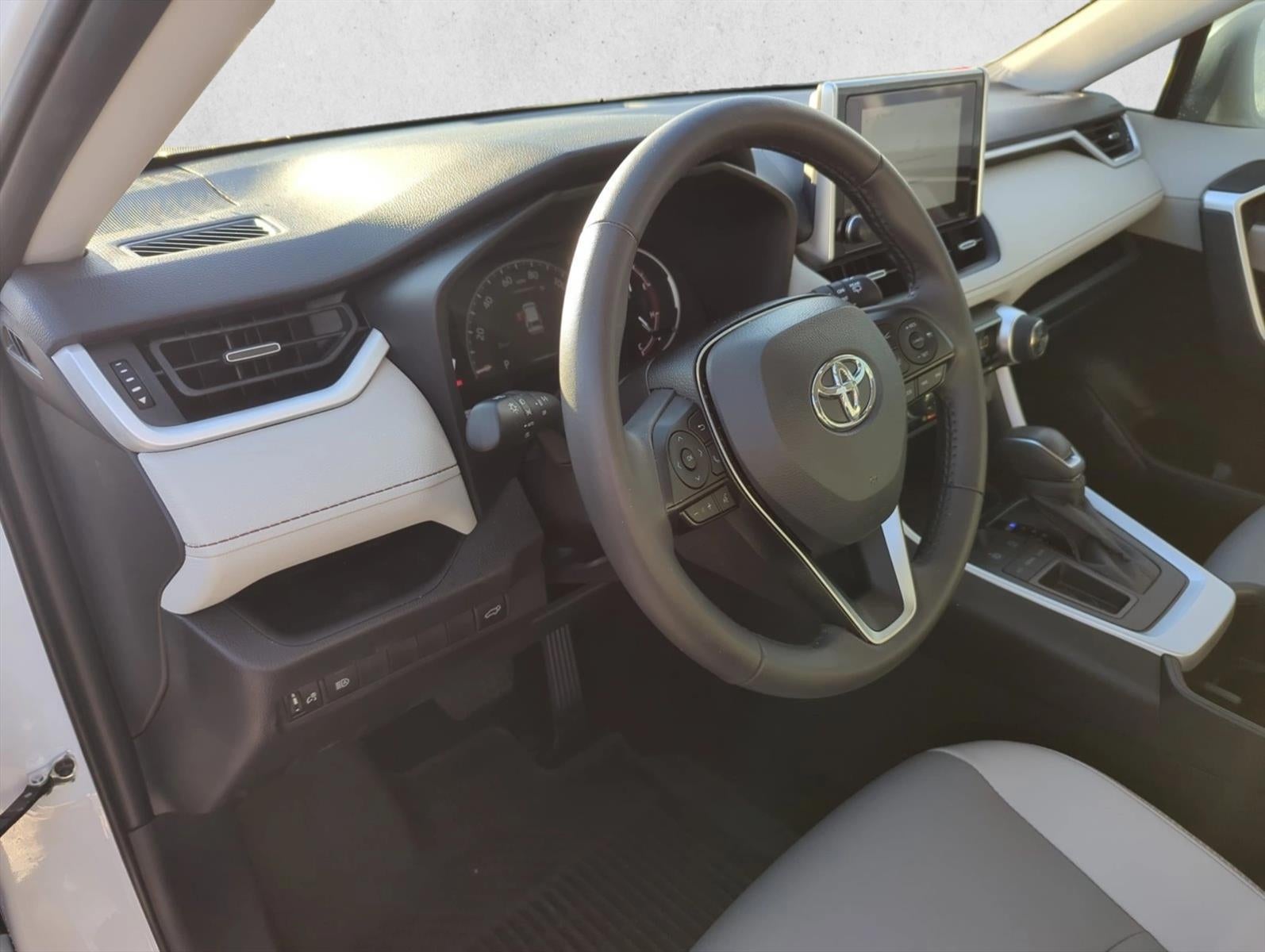 2025 Toyota RAV4 XLE Premium FWD (Natl)