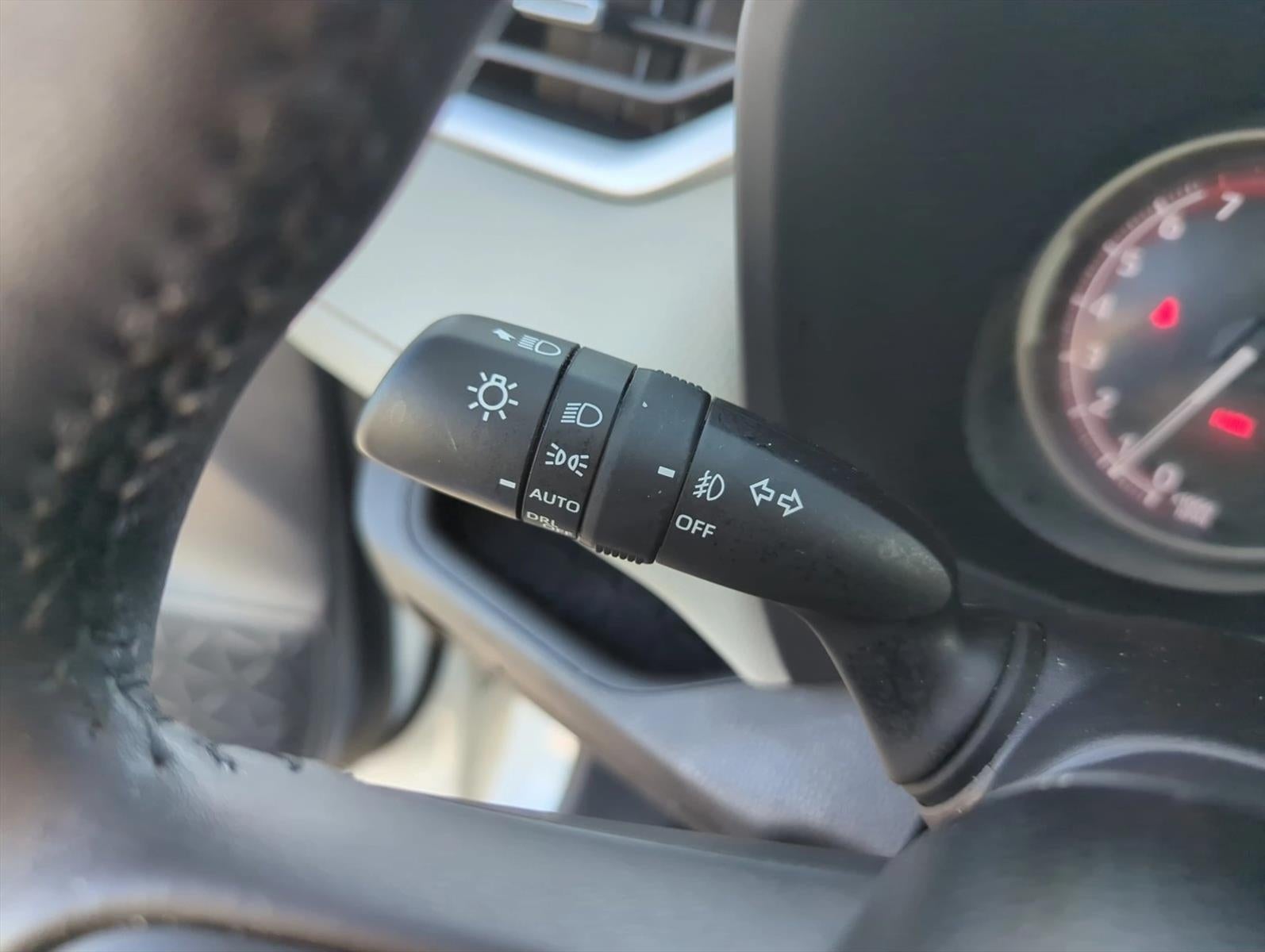 2025 Toyota RAV4 XLE Premium FWD (Natl)