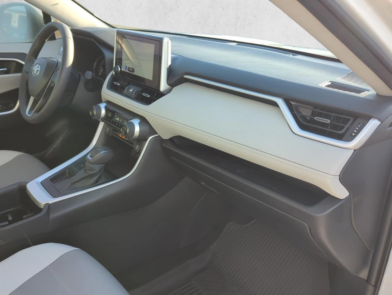 2025 Toyota RAV4 XLE Premium FWD (Natl)