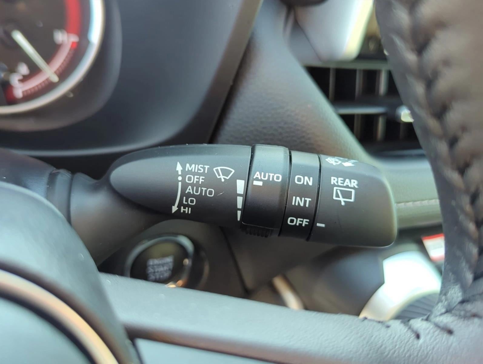 2025 Toyota RAV4 XLE Premium FWD (Natl)
