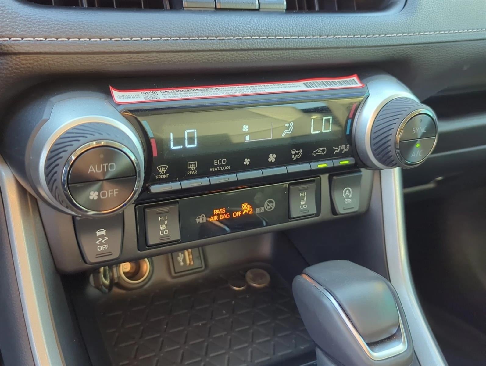 2025 Toyota RAV4 XLE Premium FWD (Natl)