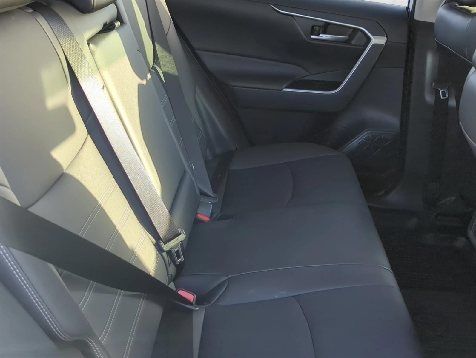 2025 Toyota RAV4 XLE Premium FWD (Natl)