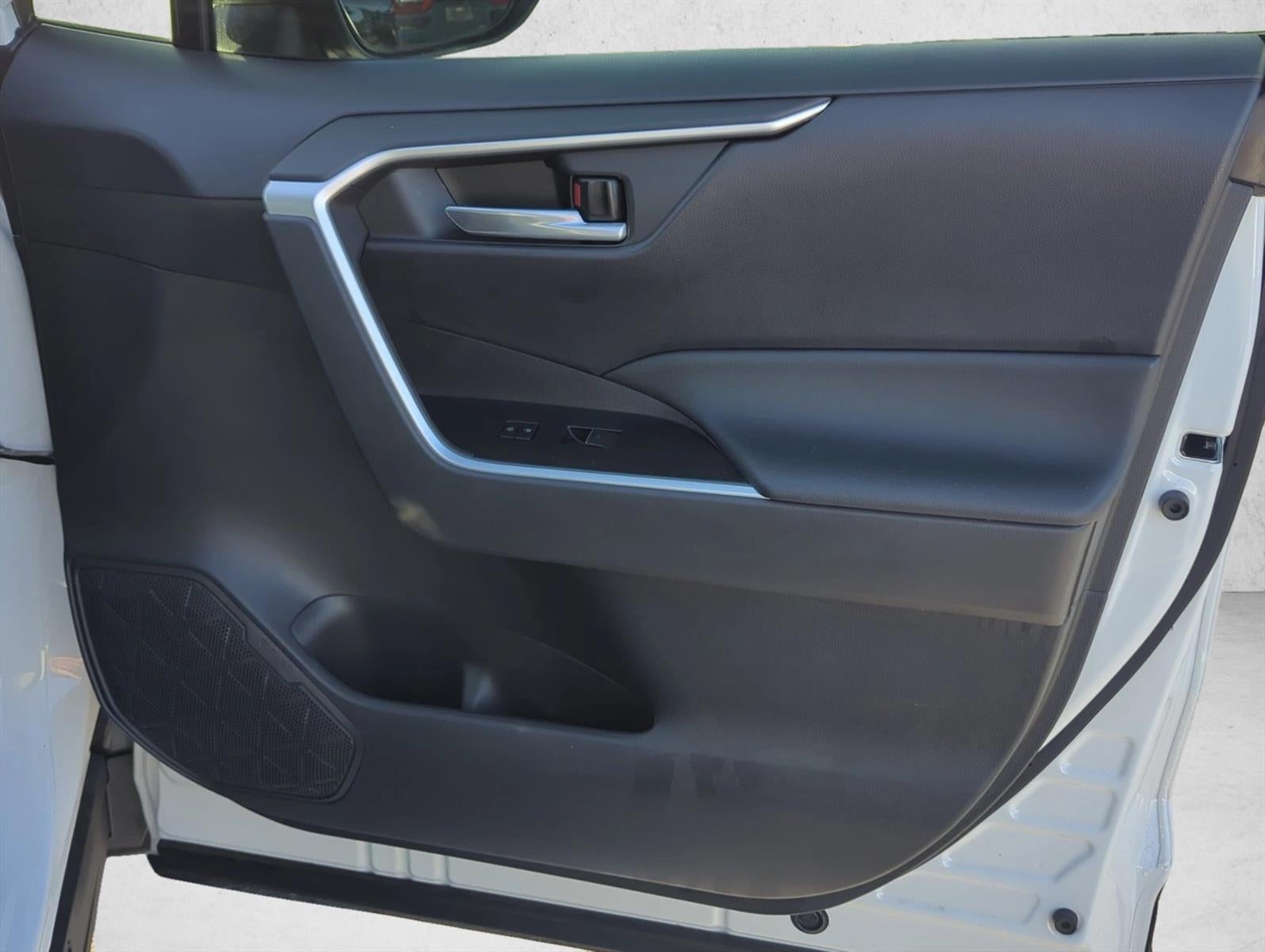 2025 Toyota RAV4 XLE Premium FWD (Natl)