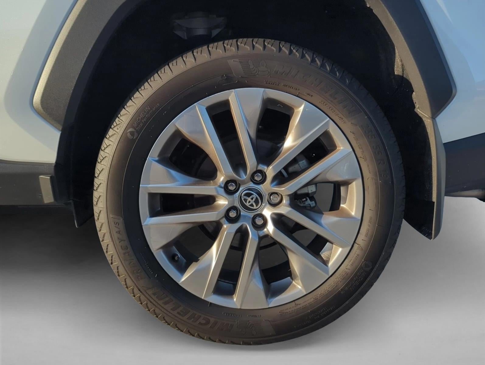 2025 Toyota RAV4 XLE Premium FWD (Natl)