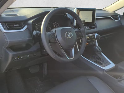 2025 Toyota RAV4 XLE Premium FWD (Natl)