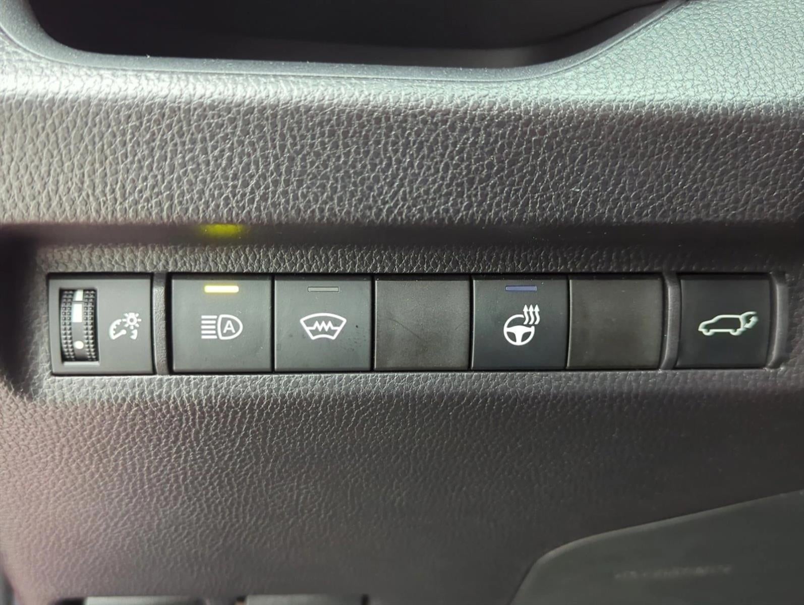 2025 Toyota RAV4 XLE Premium FWD (Natl)