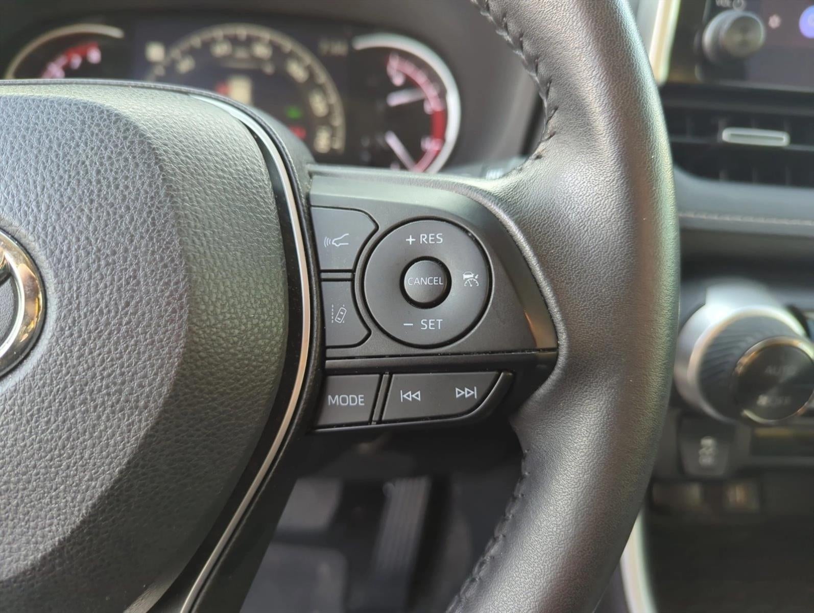 2024 Toyota RAV4 XLE Premium FWD (Natl)
