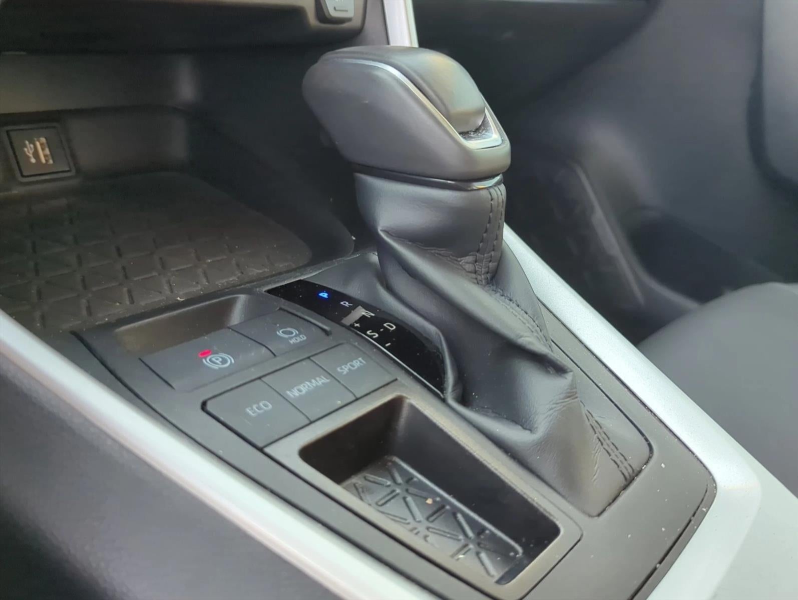 2024 Toyota RAV4 XLE Premium FWD (Natl)