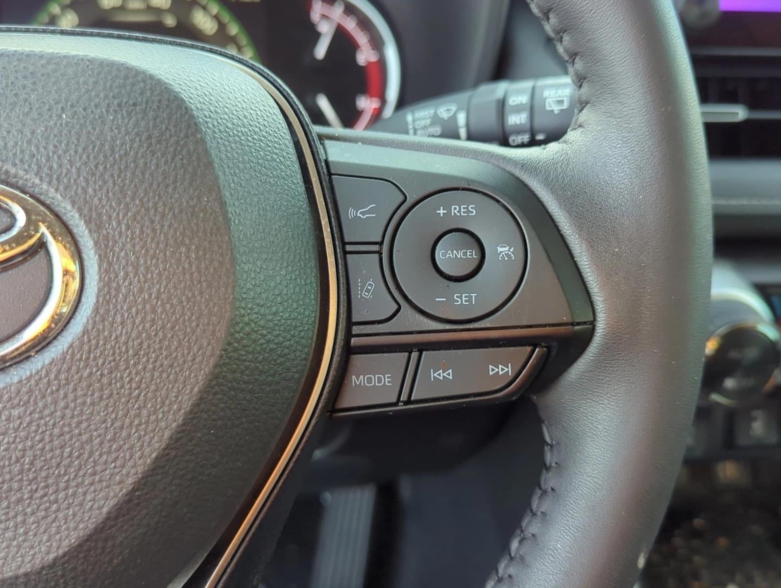 2024 Toyota RAV4 XLE Premium FWD (Natl)
