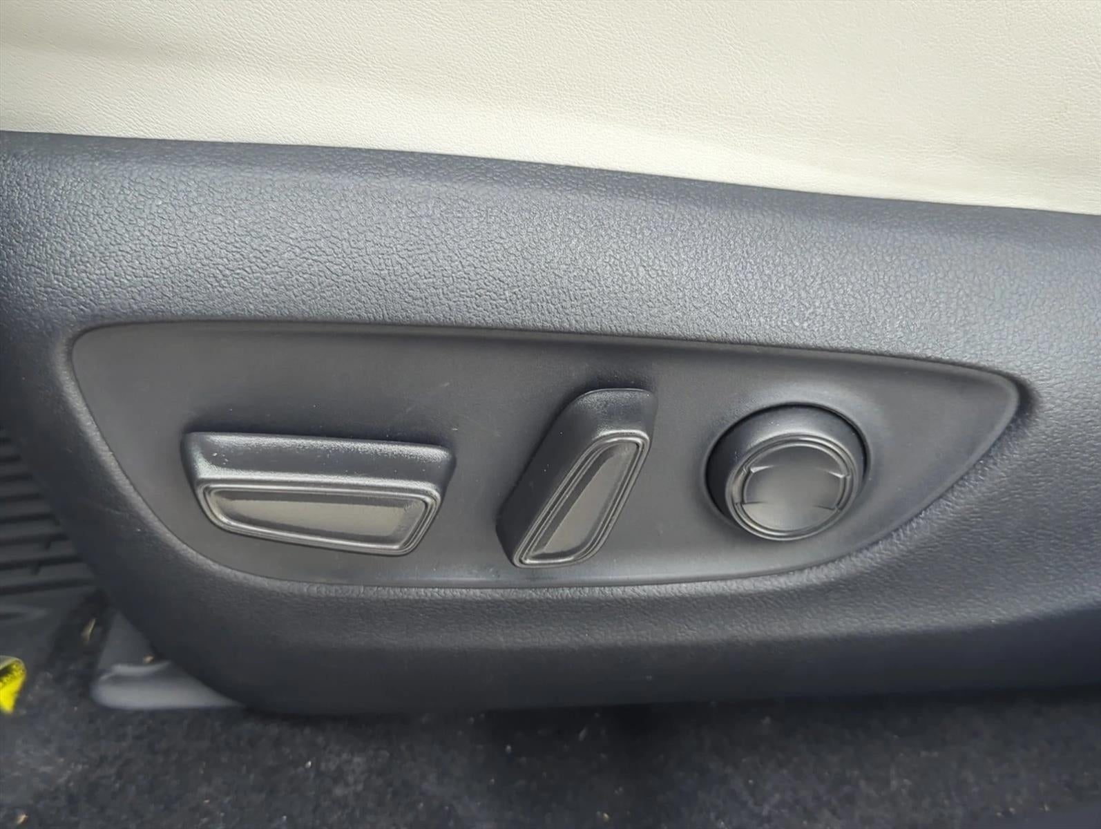 2024 Toyota RAV4 XLE Premium FWD (Natl)