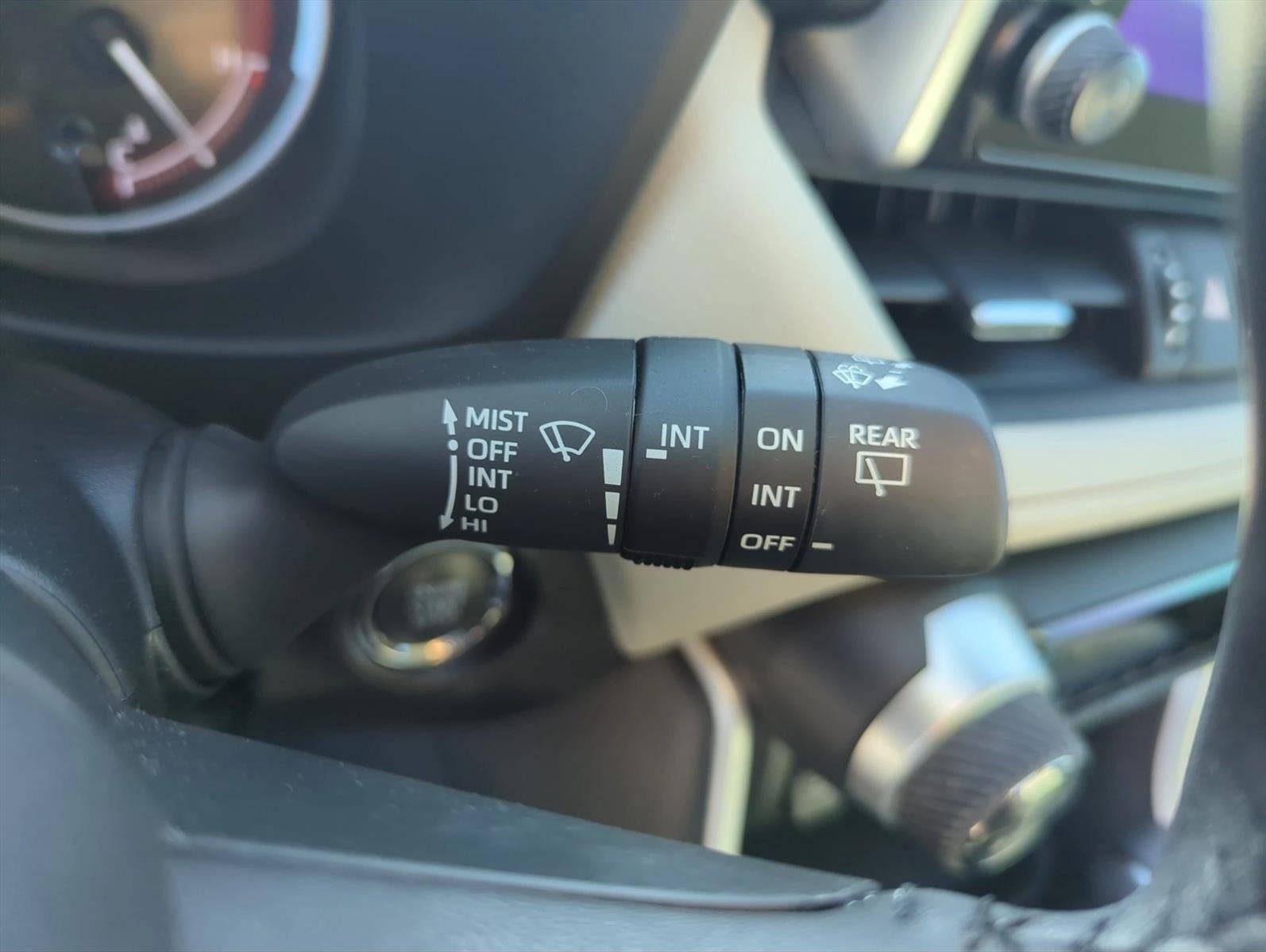 2024 Toyota RAV4 XLE Premium FWD (Natl)