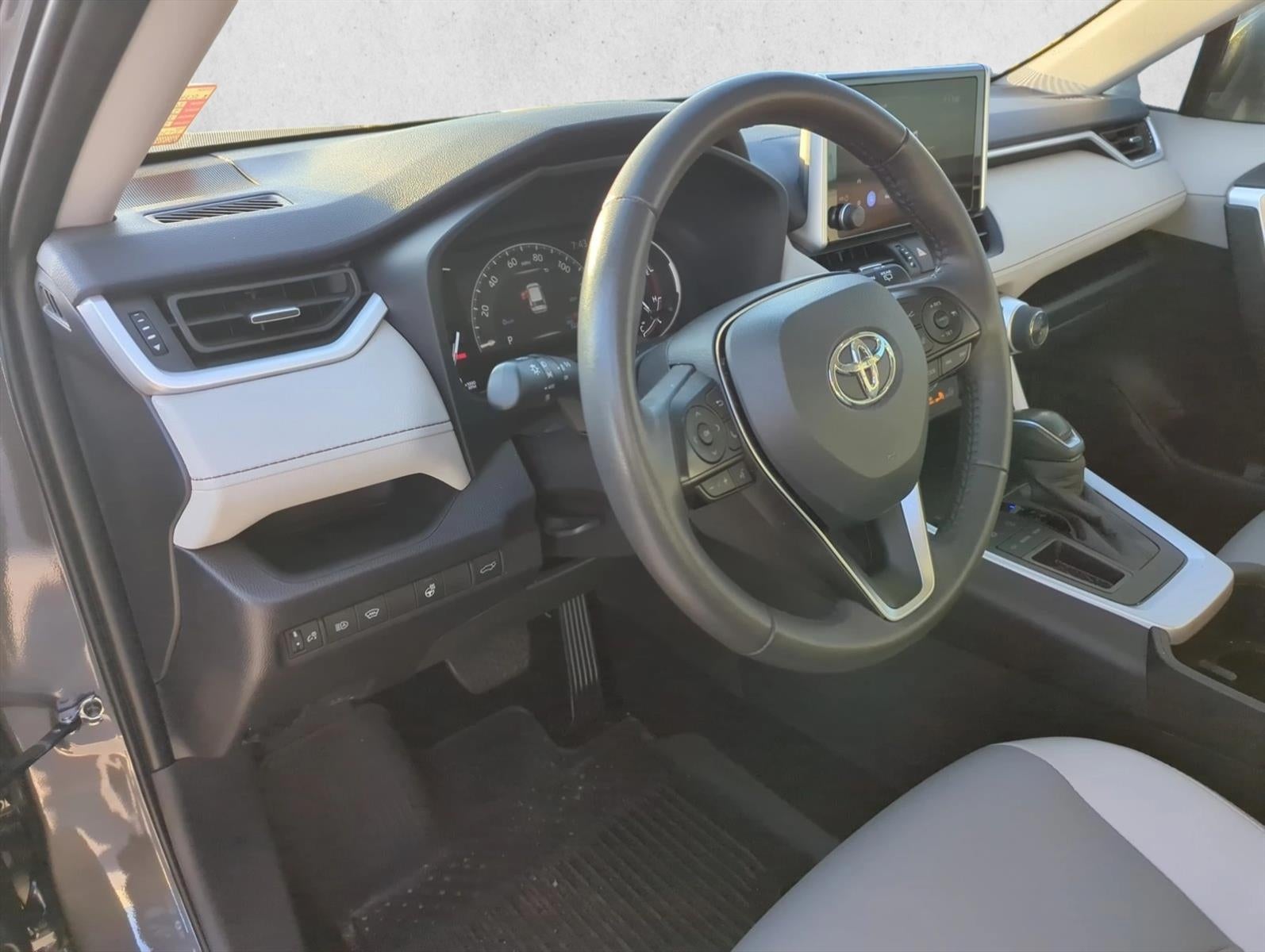 2025 Toyota RAV4 XLE Premium FWD (Natl)