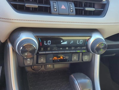 2025 Toyota RAV4 XLE Premium FWD (Natl)