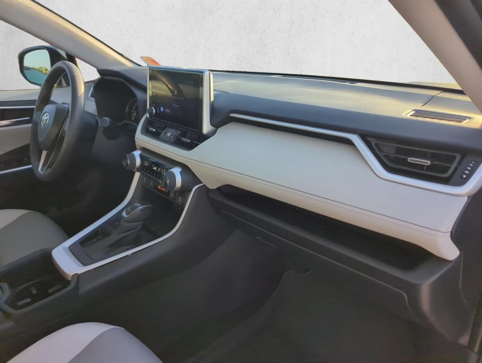 2025 Toyota RAV4 XLE Premium FWD (Natl)
