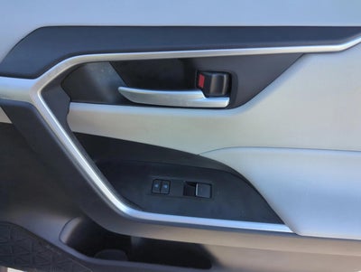 2025 Toyota RAV4 XLE Premium FWD (Natl)