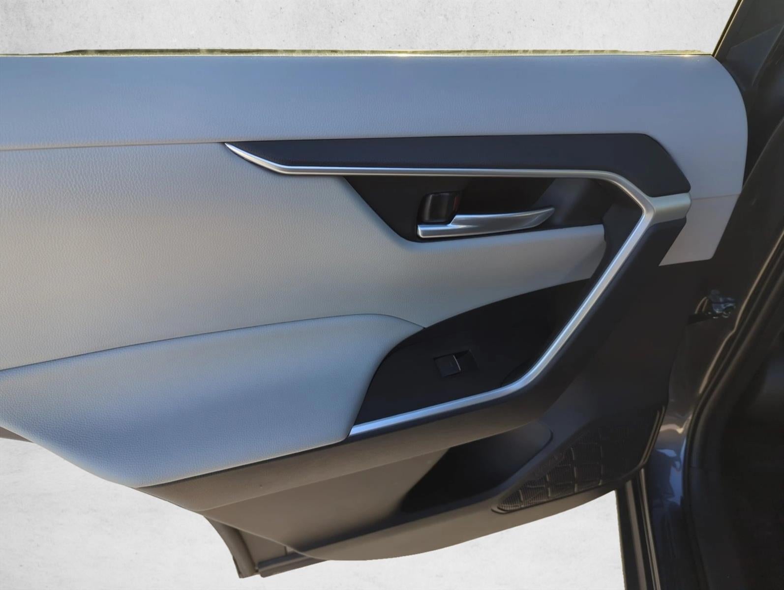 2025 Toyota RAV4 XLE Premium FWD (Natl)