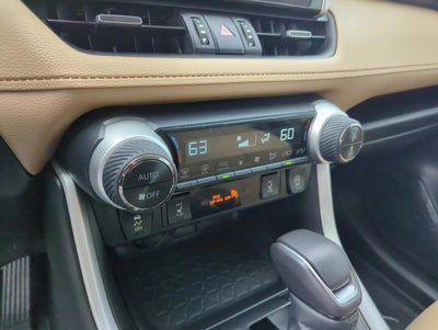2025 Toyota RAV4 XLE Premium FWD (Natl)