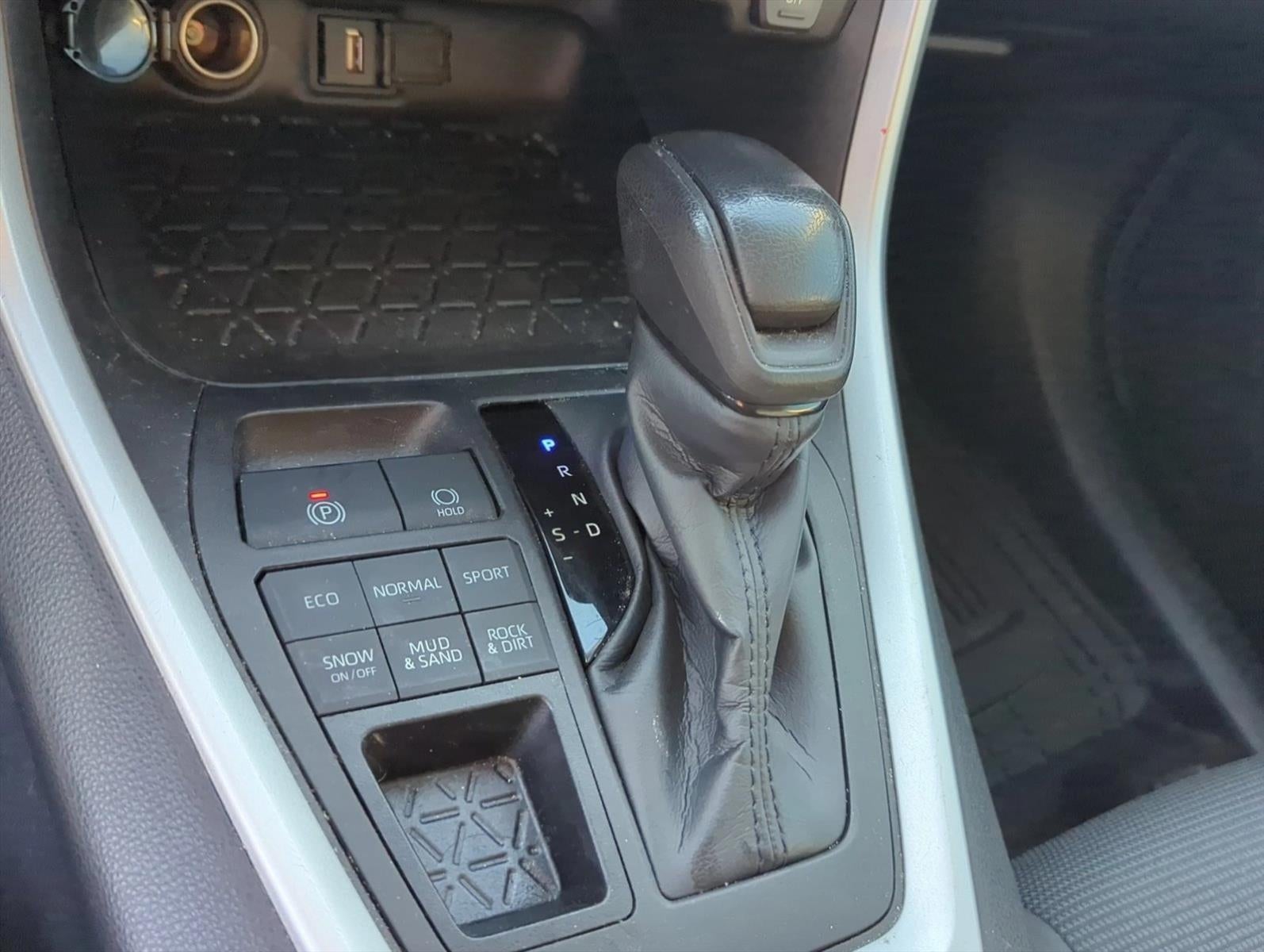 2021 Toyota RAV4 LE AWD (Natl)