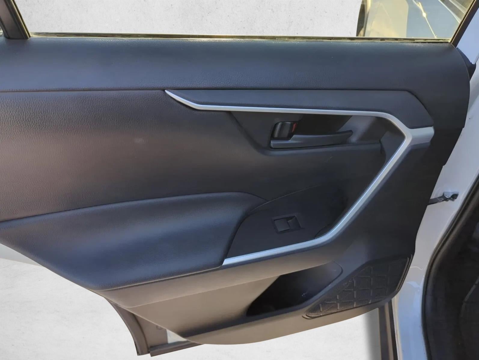 2021 Toyota RAV4 LE AWD (Natl)