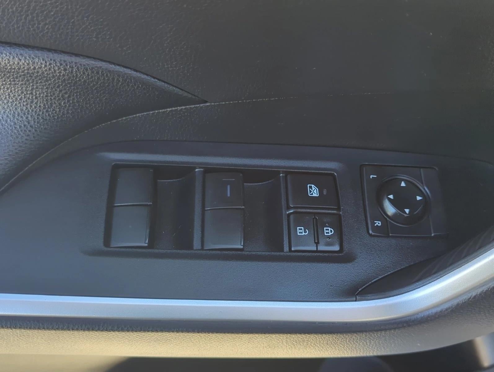 2019 Toyota RAV4 LE FWD (GS)