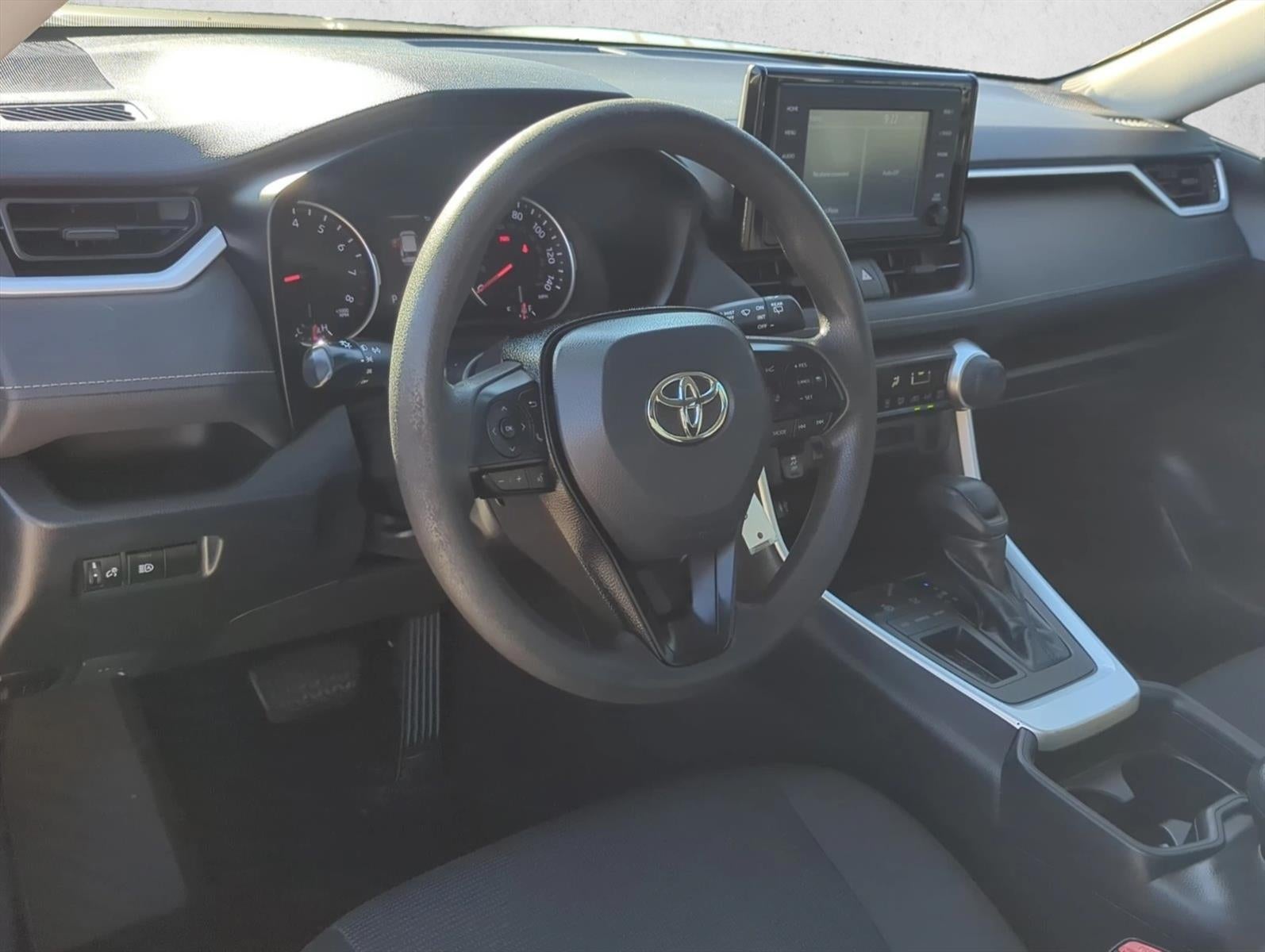 2019 Toyota RAV4 LE FWD (GS)