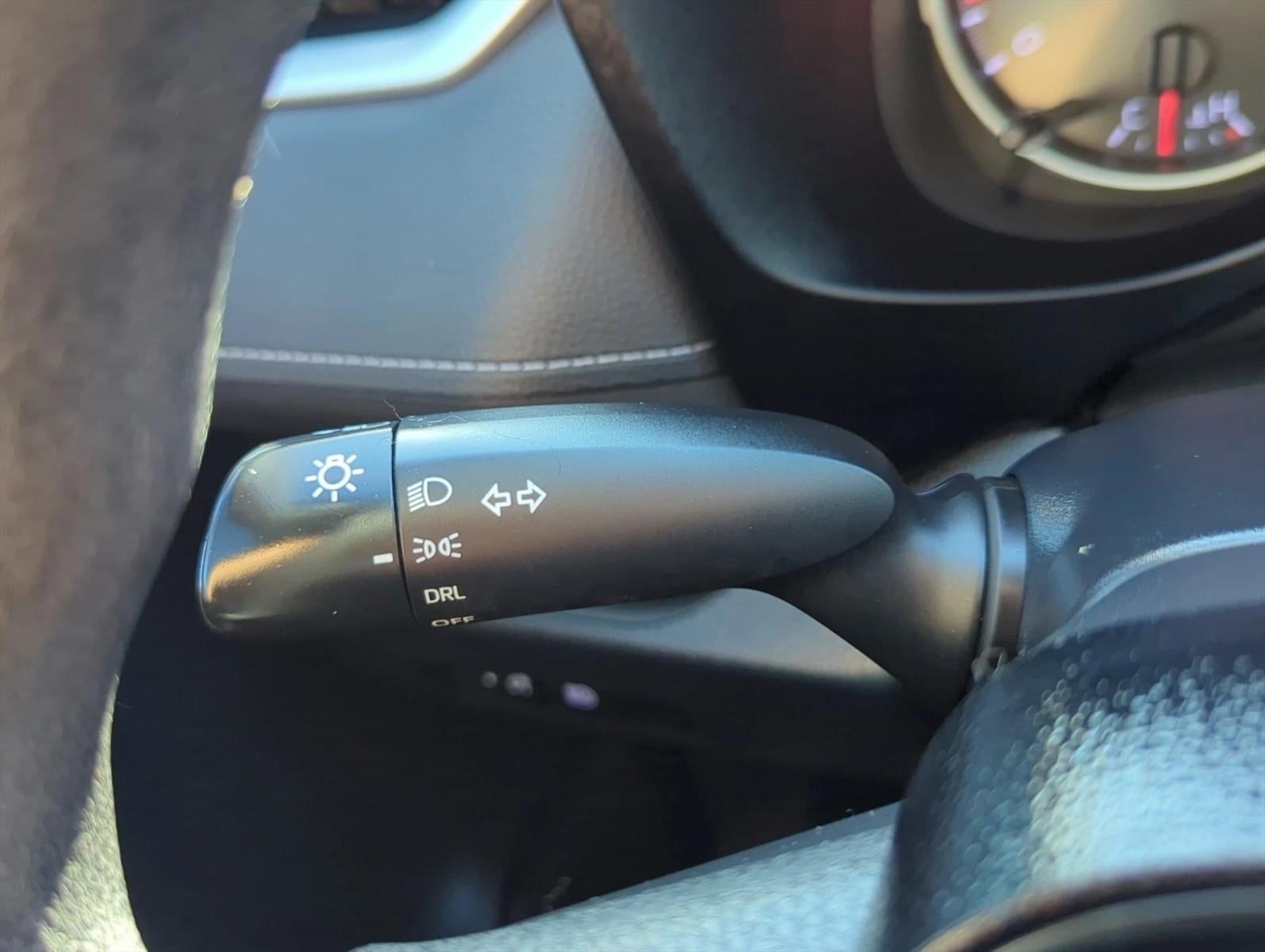 2019 Toyota RAV4 LE FWD (GS)