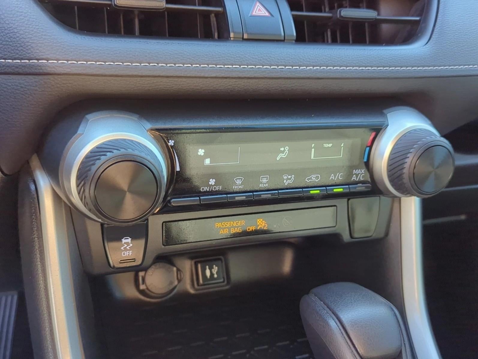 2019 Toyota RAV4 LE FWD (GS)