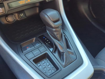2019 Toyota RAV4 LE FWD (GS)