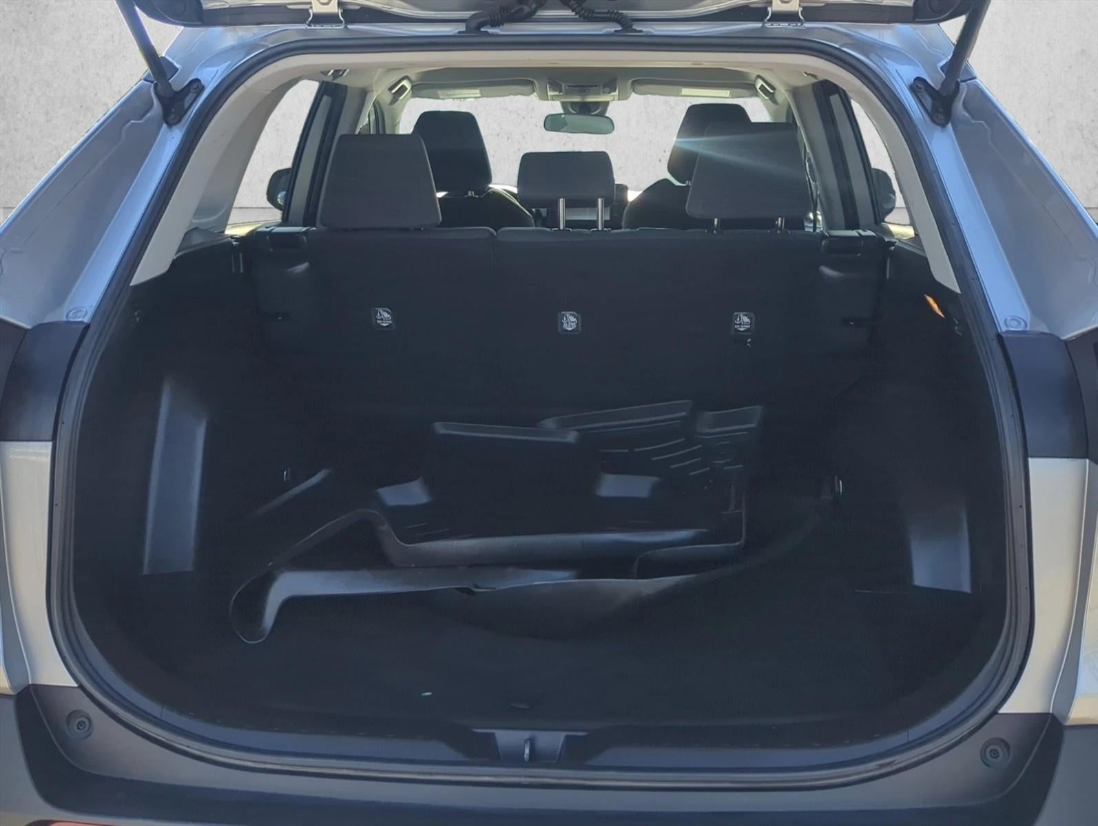 2019 Toyota RAV4 LE FWD (GS)