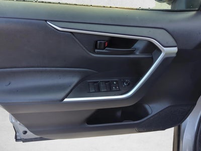 2022 Toyota RAV4 LE FWD (GS)