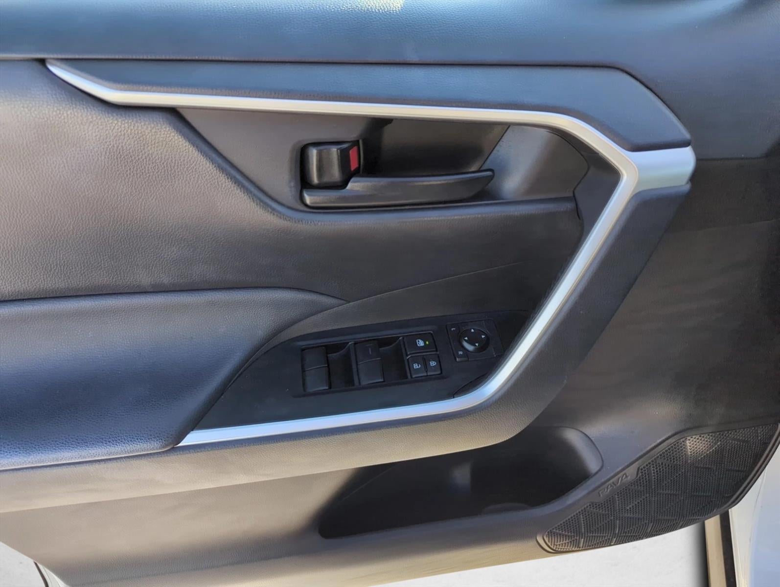 2023 Toyota RAV4 LE FWD (GS)