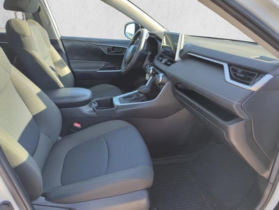 2023 Toyota RAV4 LE FWD (GS)
