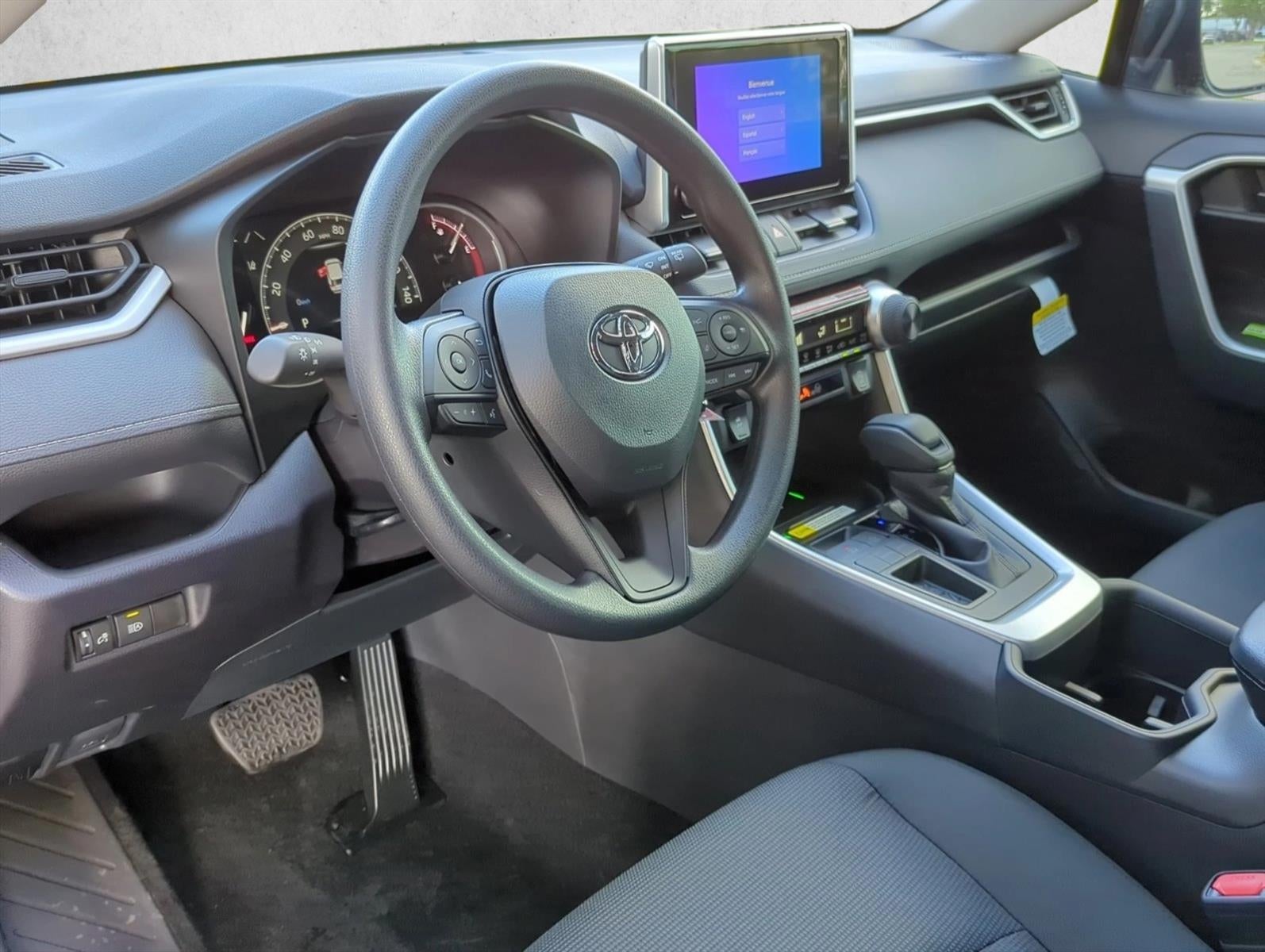 2025 Toyota RAV4 LE FWD (GS)
