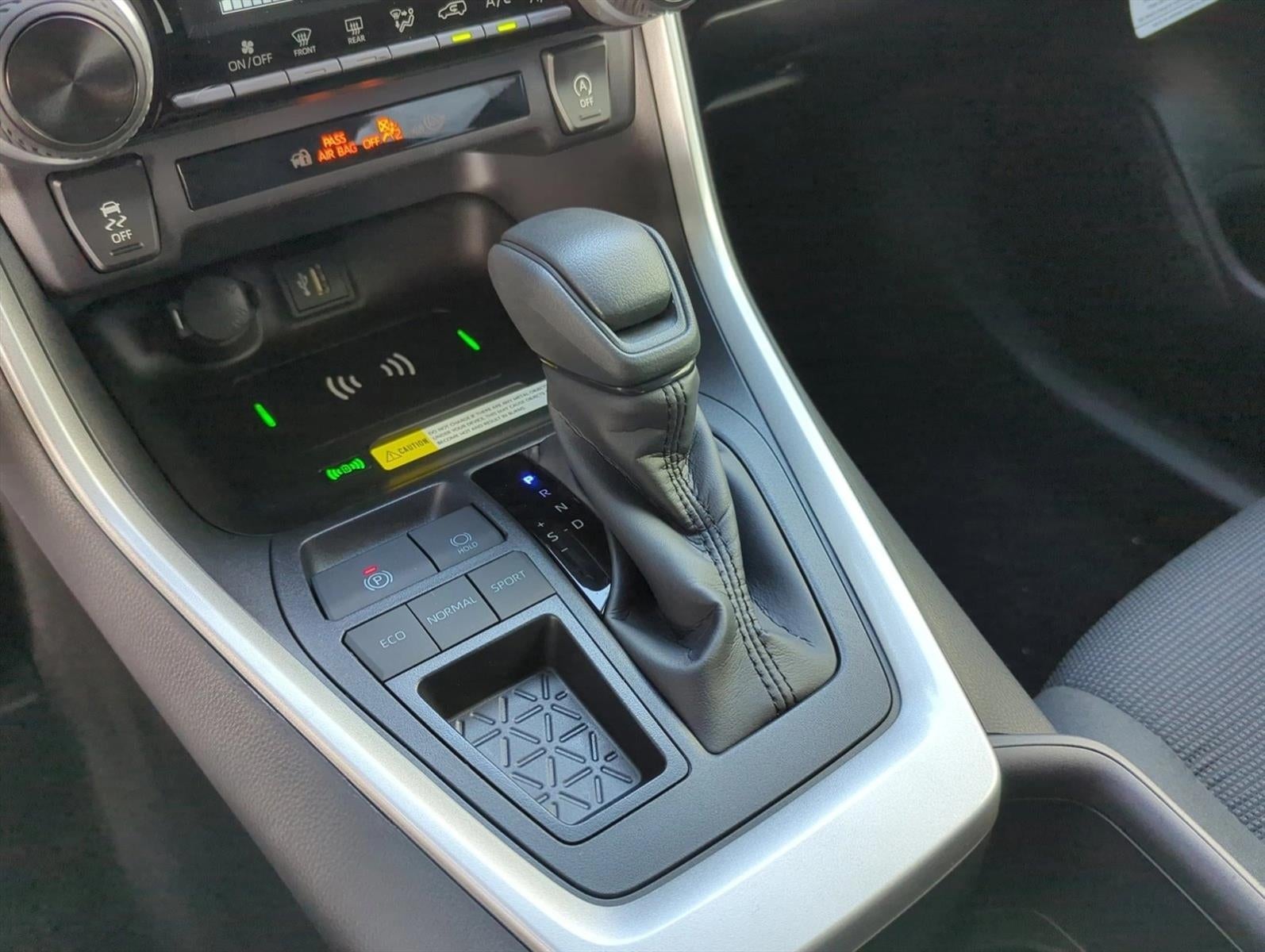 2025 Toyota RAV4 LE FWD (GS)