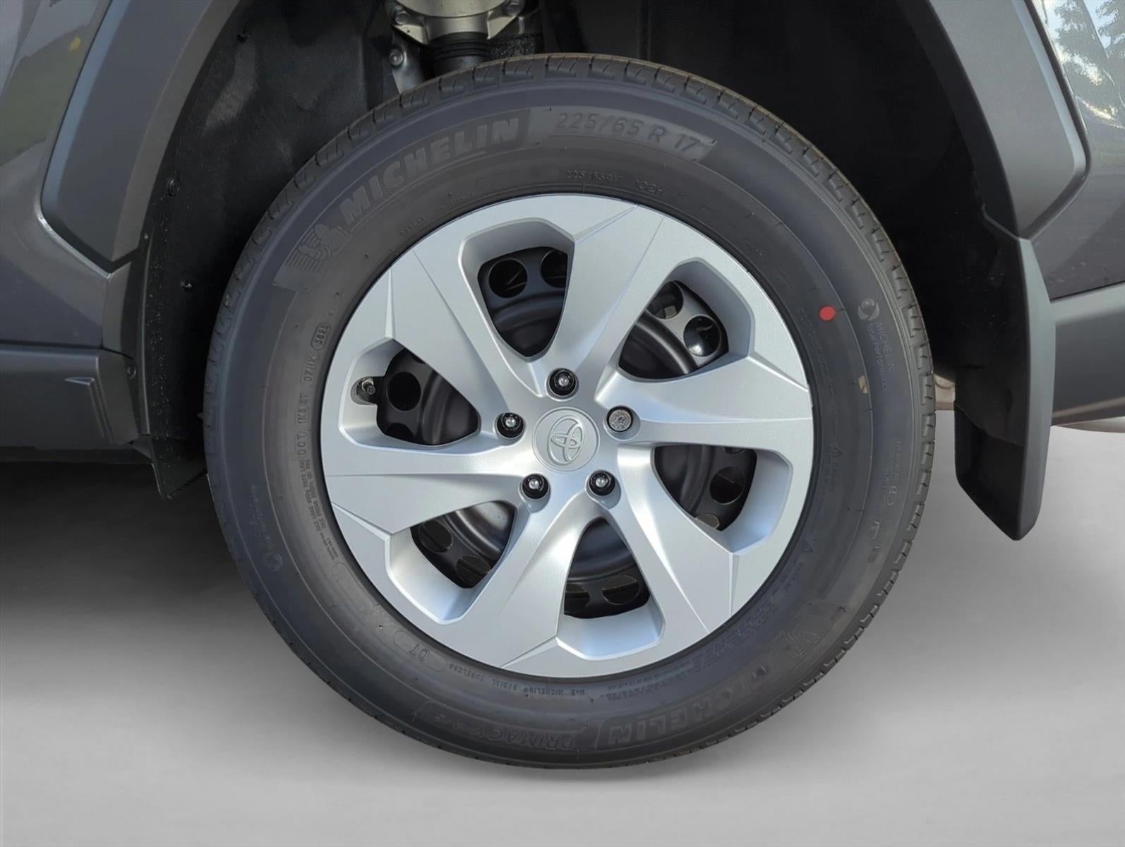 2025 Toyota RAV4 LE FWD (GS)