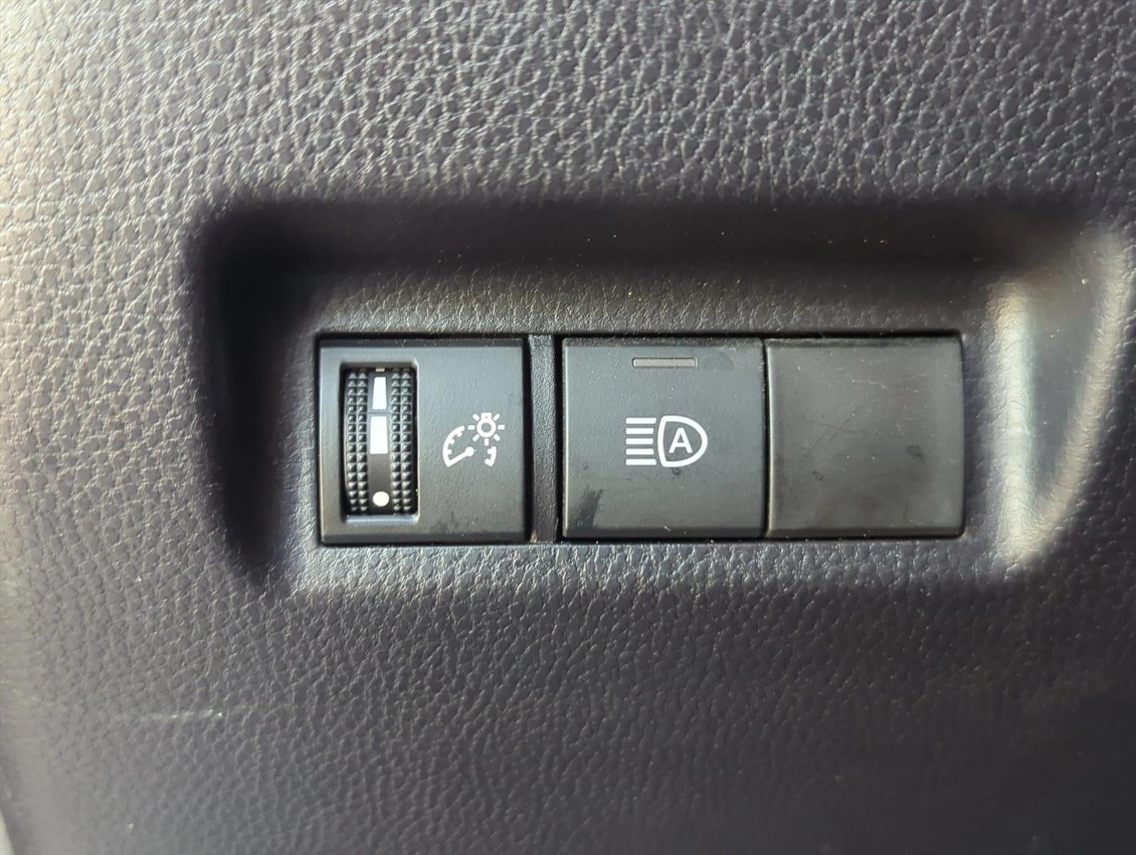 2025 Toyota RAV4 LE FWD (GS)